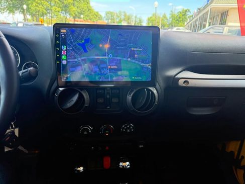 Used 2015 Jeep Wrangler Unlimited Sport w/ Quick Order Package 24S AWD/4WD image 21