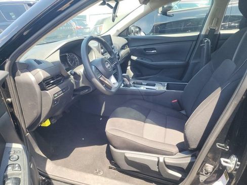 Used 2025 Nissan Sentra SV FWD image 7