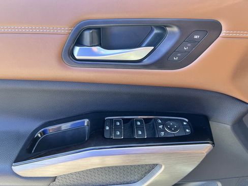 Used 2022 Nissan Pathfinder Platinum w/ Cargo Package image 14