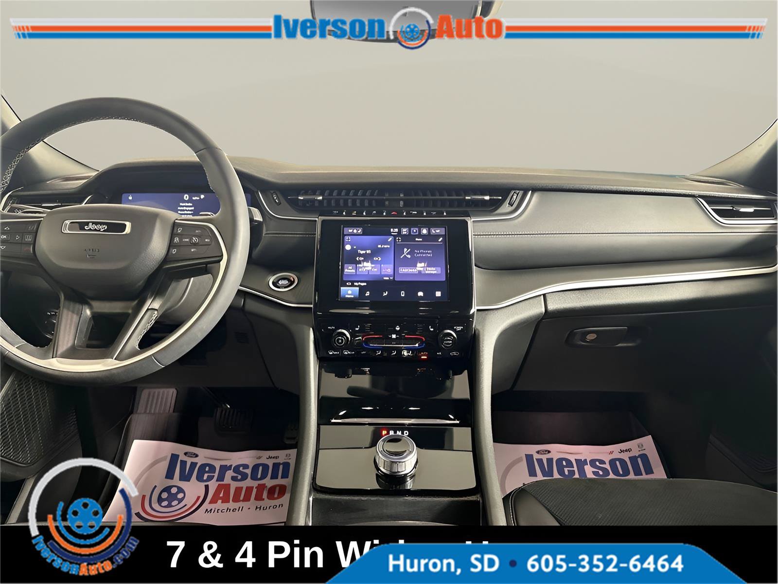 Used 2024 Jeep Grand Cherokee L Altitude AWD/4WD image 30