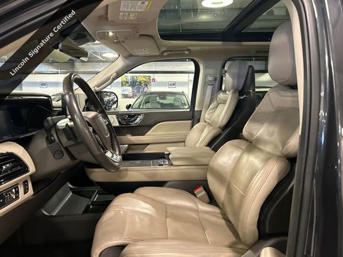Certified 2023 Lincoln Navigator L Reserve image 10