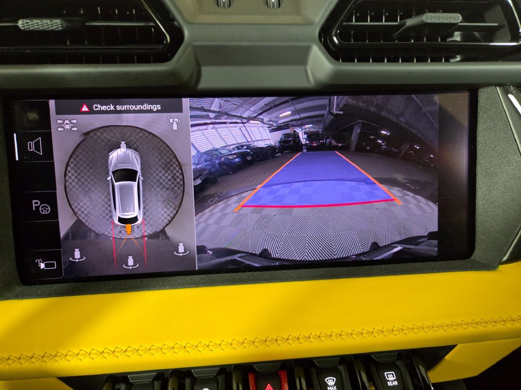 Used 2025 Lamborghini Urus SE AWD/4WD image 26