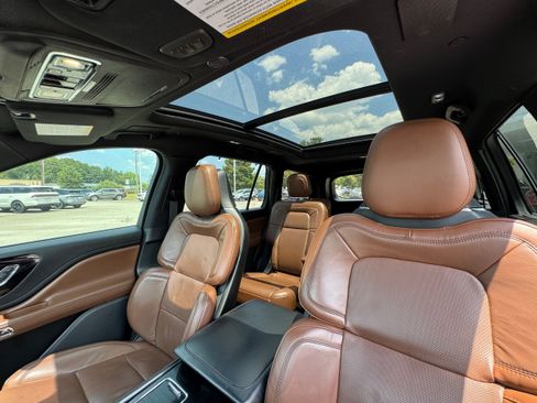 Used 2022 Lincoln Aviator Reserve w/ Equipment Group 201A RWD image 12