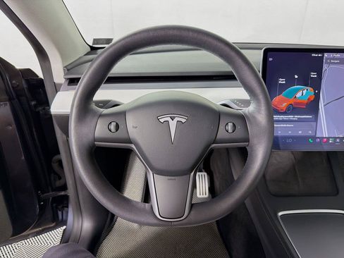 Used 2021 Tesla Model Y Long Range AWD/4WD image 3