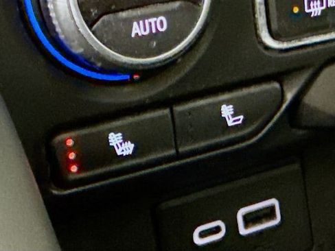 Used 2021 Chevrolet Suburban Z71 w/ Luxury Package image 23