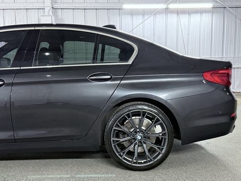 Used 2017 BMW 540i xDrive image 12