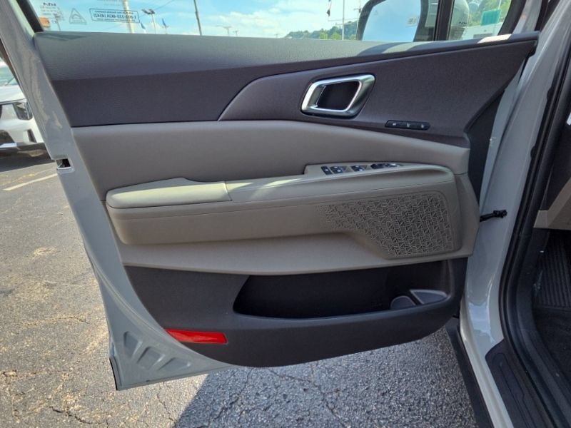 New 2027 Kia Carnival SX FWD image 27