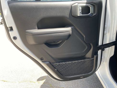 Used 2024 Jeep Wrangler Sport S AWD/4WD image 16