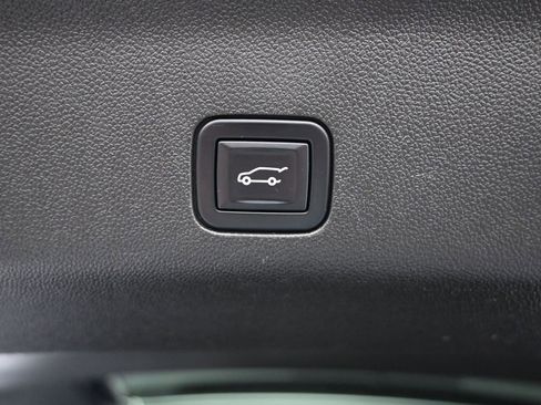 Used 2023 Chevrolet Tahoe Premier AWD/4WD image 40
