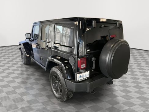 Used 2015 Jeep Wrangler Unlimited Sahara image 9