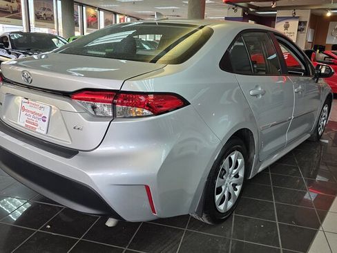 Used 2023 Toyota Corolla LE image 6