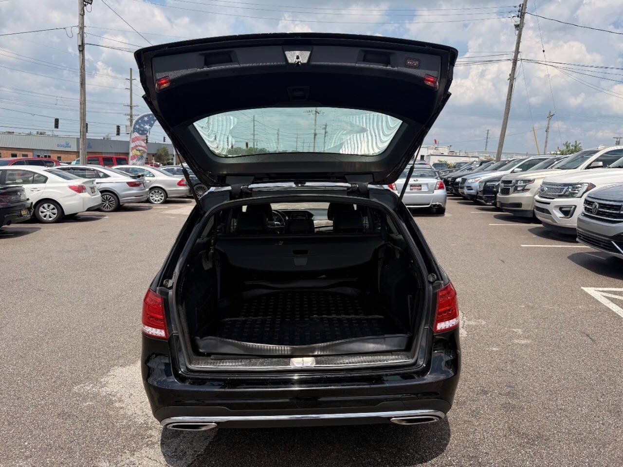 Used 2014 Mercedes-Benz E 350 4MATIC Wagon w/ Premium 1 Package image 27