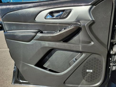 Used 2021 Chevrolet Traverse RS image 18