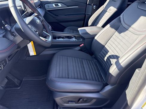 New 2026 Ford Explorer ST-Line w/ ST-Line Street Pack image 9