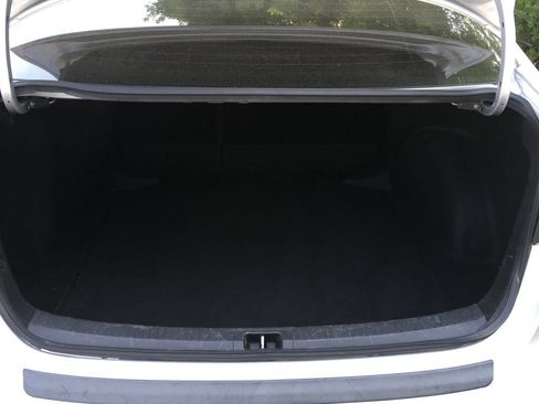 Used 2023 Toyota Corolla LE FWD image 31
