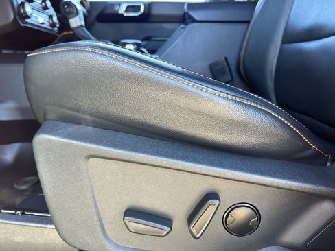 Used 2024 Ford Bronco Badlands image 20