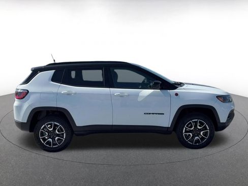 Used 2025 Jeep Compass Trailhawk image 16