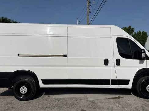 Used 2023 RAM ProMaster 3500 w/ Driver Convenience Group FWD image 5