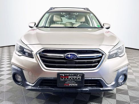 Used 2018 Subaru Outback 3.6R Limited image 2