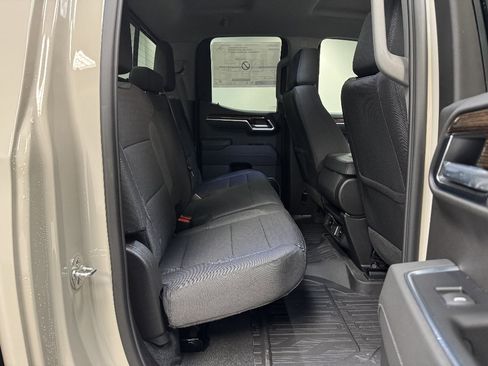 New 2026 GMC Sierra 1500 SLE w/ Preferred Package image 13