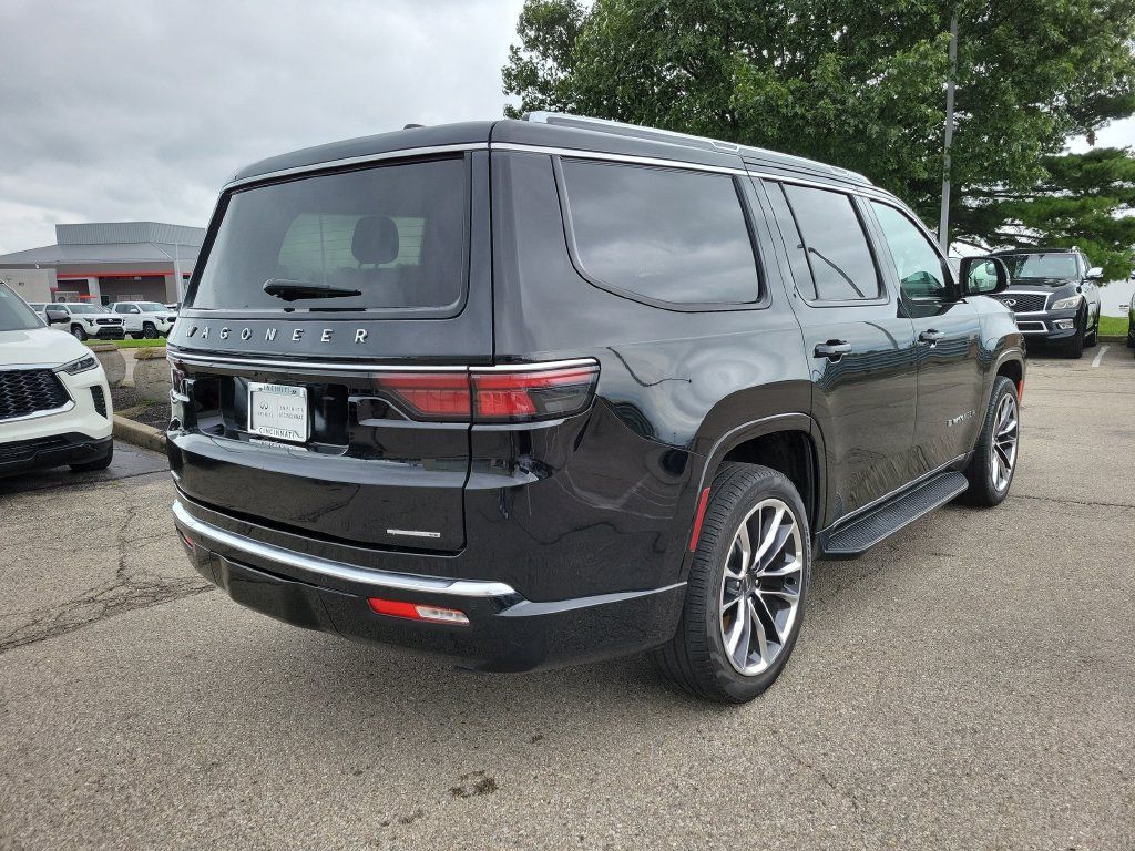 Used 2023 Jeep Wagoneer Series II w/ Premium Group I AWD/4WD image 5
