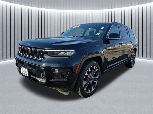 Used 2023 Jeep Grand Cherokee L Overland w/ Advanced Protech Group III image 6