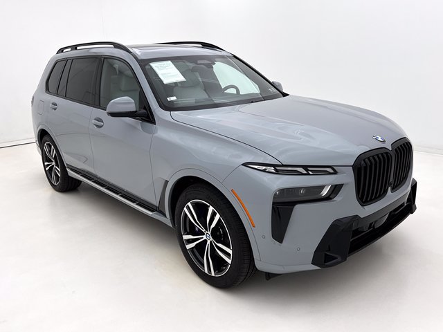 Certified 2027 BMW X7 xDrive40i w/ M Sport Package AWD/4WD image 2