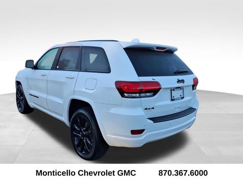 Used 2020 Jeep Grand Cherokee Altitude image 5
