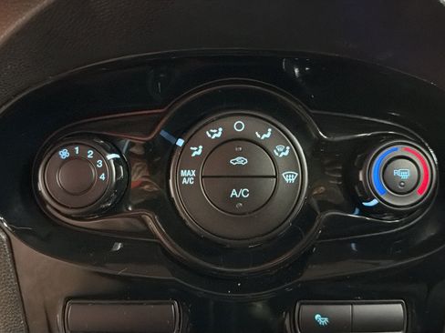 Used 2014 Ford Fiesta SE w/ Equipment Group 201A FWD image 27