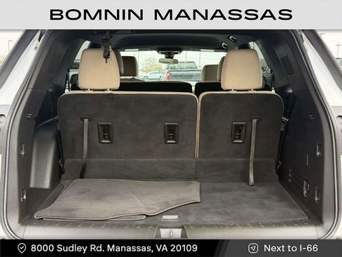 Used 2022 Chevrolet Traverse LS image 11