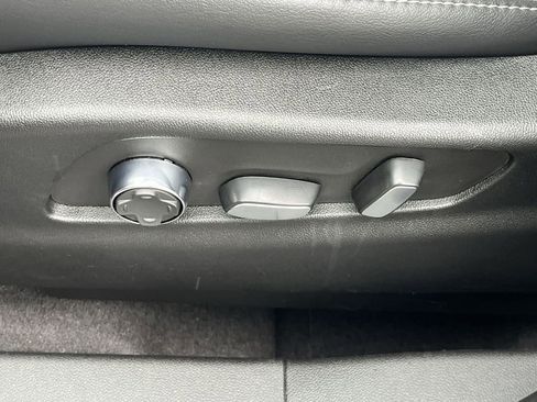 Used 2024 Cadillac XT4 Premium Luxury image 35