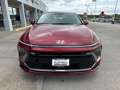 Used 2025 Hyundai Sonata SEL FWD image 8