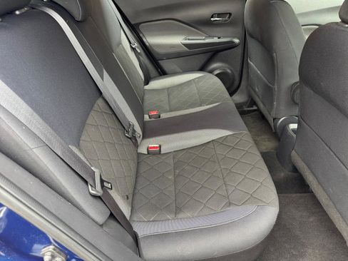 Used 2018 Nissan Kicks SV FWD image 14