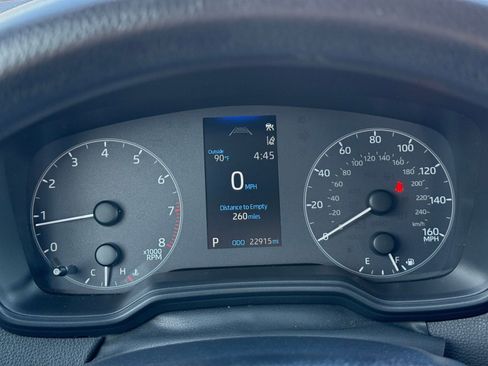 Used 2025 Toyota Corolla LE image 40