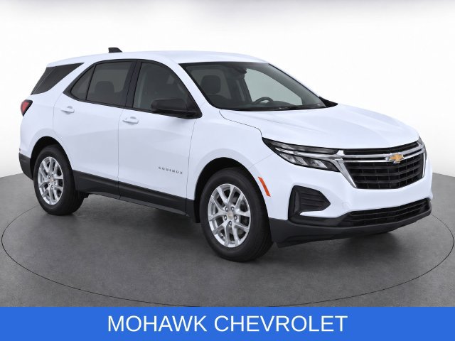 Used 2022 Chevrolet Equinox LS w/ LS Convenience Package AWD/4WD image 2