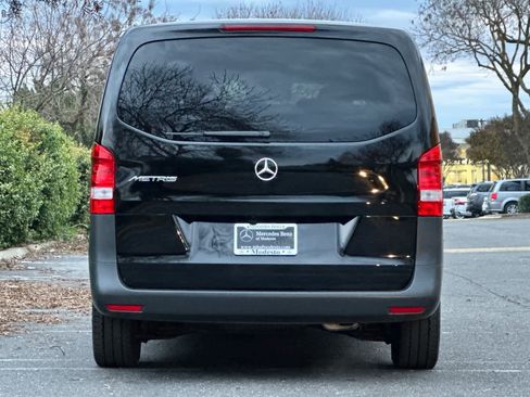 Used 2023 Mercedes-Benz Metris Passenger image 4
