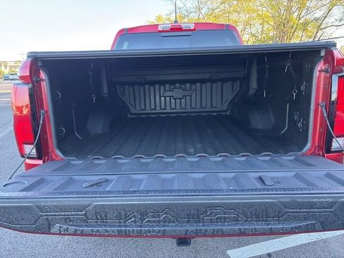 Used 2025 Chevrolet Colorado ZR2 w/ Technology Package image 11