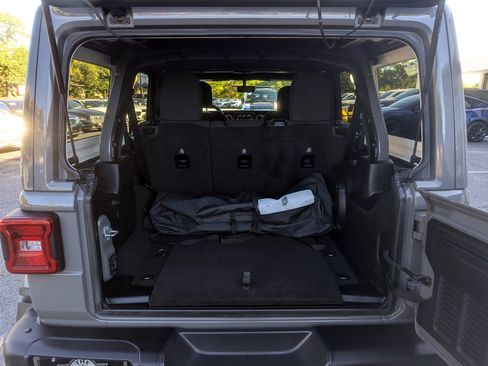 Used 2019 Jeep Wrangler Unlimited Rubicon image 40
