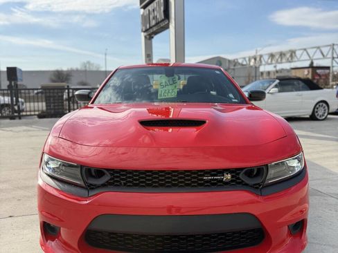 Used 2023 Dodge Charger SXT image 2