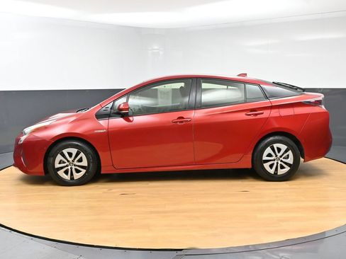 Used 2018 Toyota Prius Two w/ Prius Two Safety Plus Package FWD image 6