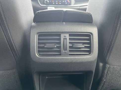 Used 2023 Nissan Rogue S image 23