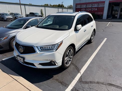 Used 2018 Acura MDX SH-AWD w/ Advance Package image 2