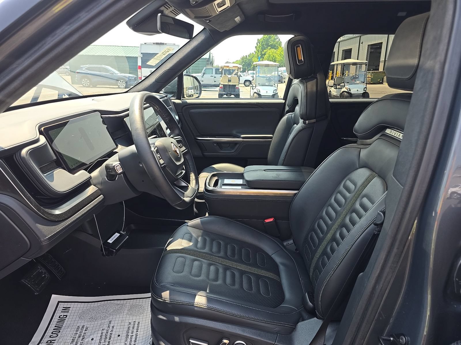 Used 2025 Rivian R1S Adventure Dual AWD/4WD image 6