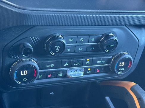 Used 2024 Ford Bronco Badlands AWD/4WD image 19
