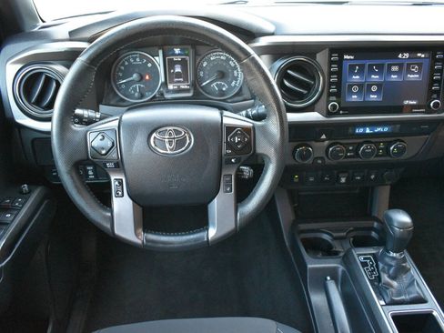 Used 2022 Toyota Tacoma TRD Sport w/ Technology Package AWD/4WD image 15