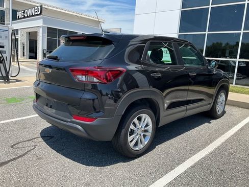 Used 2023 Chevrolet TrailBlazer LS FWD image 6