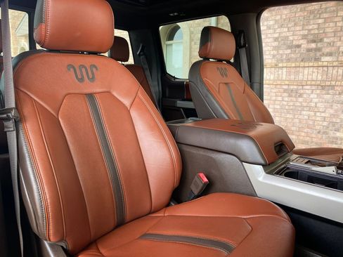 Used 2018 Ford F150 King Ranch w/ Equipment Group 601A Luxury AWD/4WD image 19