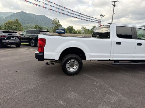 Used 2022 Ford F250 XL w/ Power Equipment Group AWD/4WD image 4