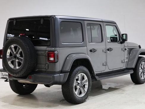 Used 2019 Jeep Wrangler Unlimited Sahara AWD/4WD image 7