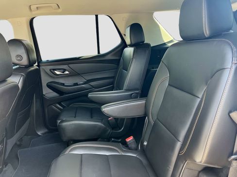 Used 2021 Chevrolet Traverse LT w/ LT Premium Package image 25